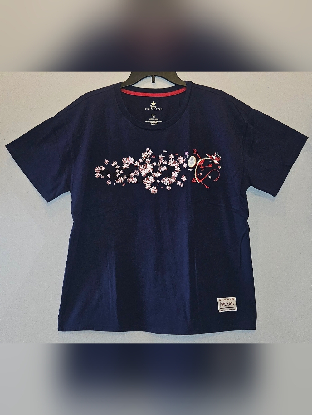 Disney Mulan Mushu Floral Women's Plus Size T-Shirt - Picture 2 of 6